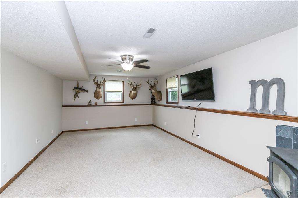 22215 Parallel Road Property Photo 58
