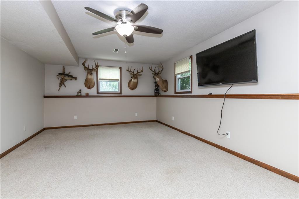 22215 Parallel Road Property Photo 59