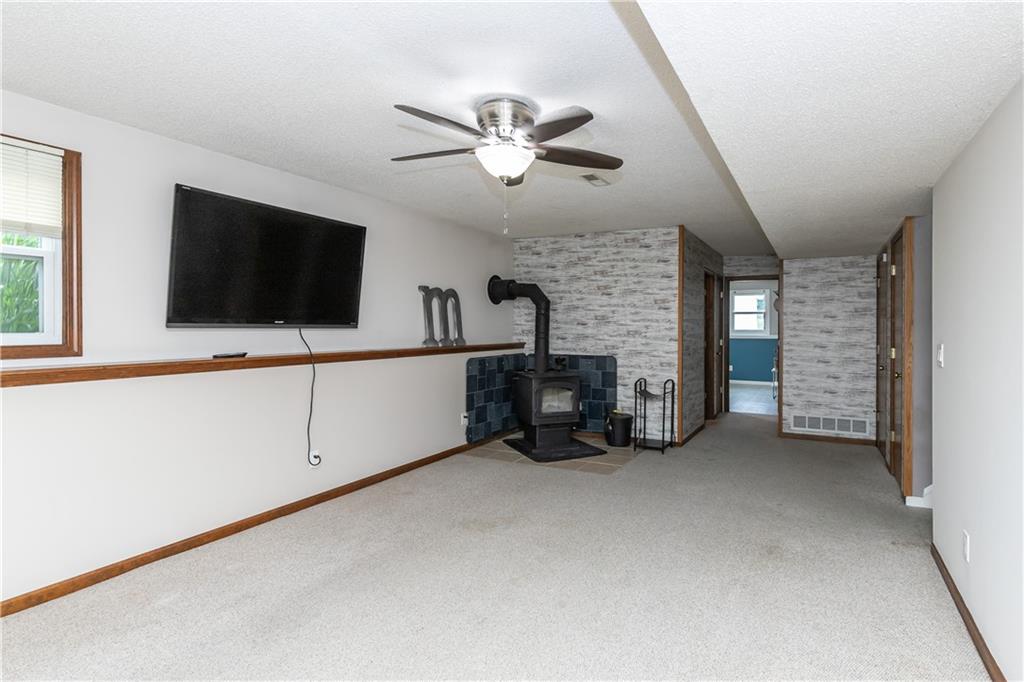 22215 Parallel Road Property Photo 60