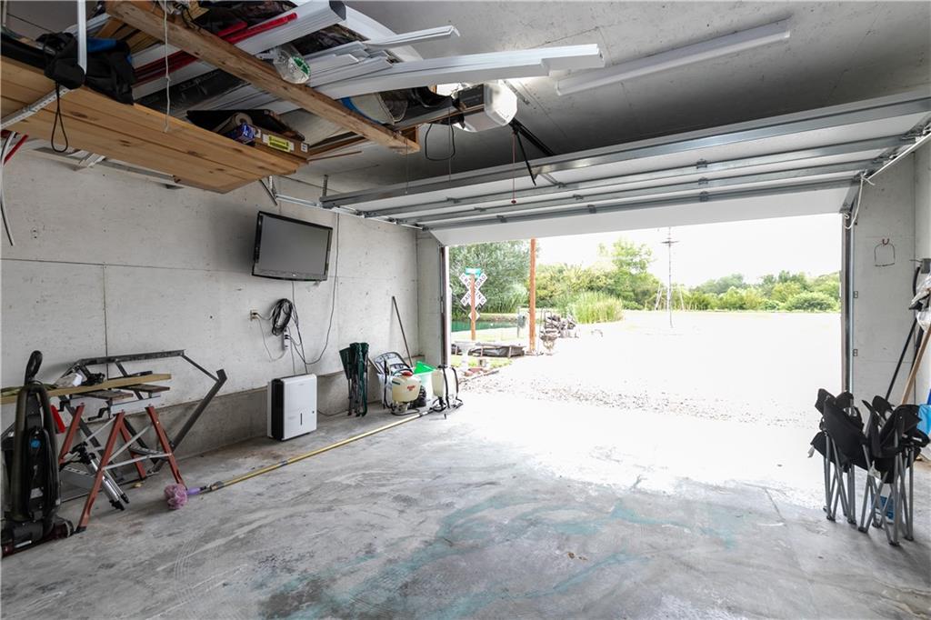 22215 Parallel Road Property Photo 66