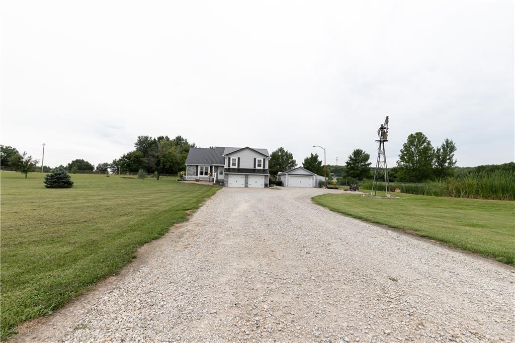 22215 Parallel Road Property Photo 68
