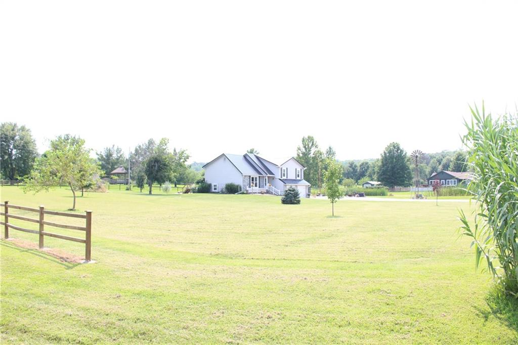 22215 Parallel Road Property Photo 72