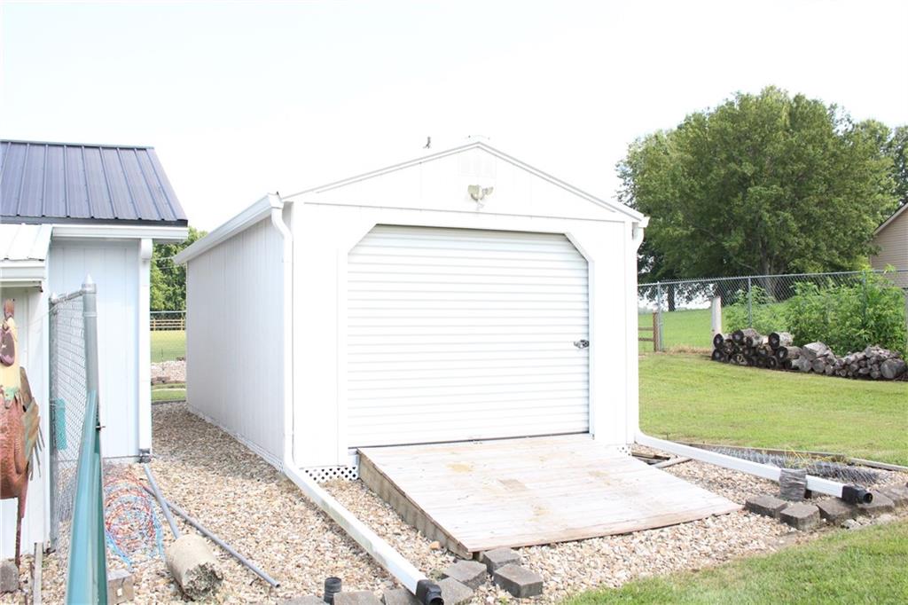 22215 Parallel Road Property Photo 89