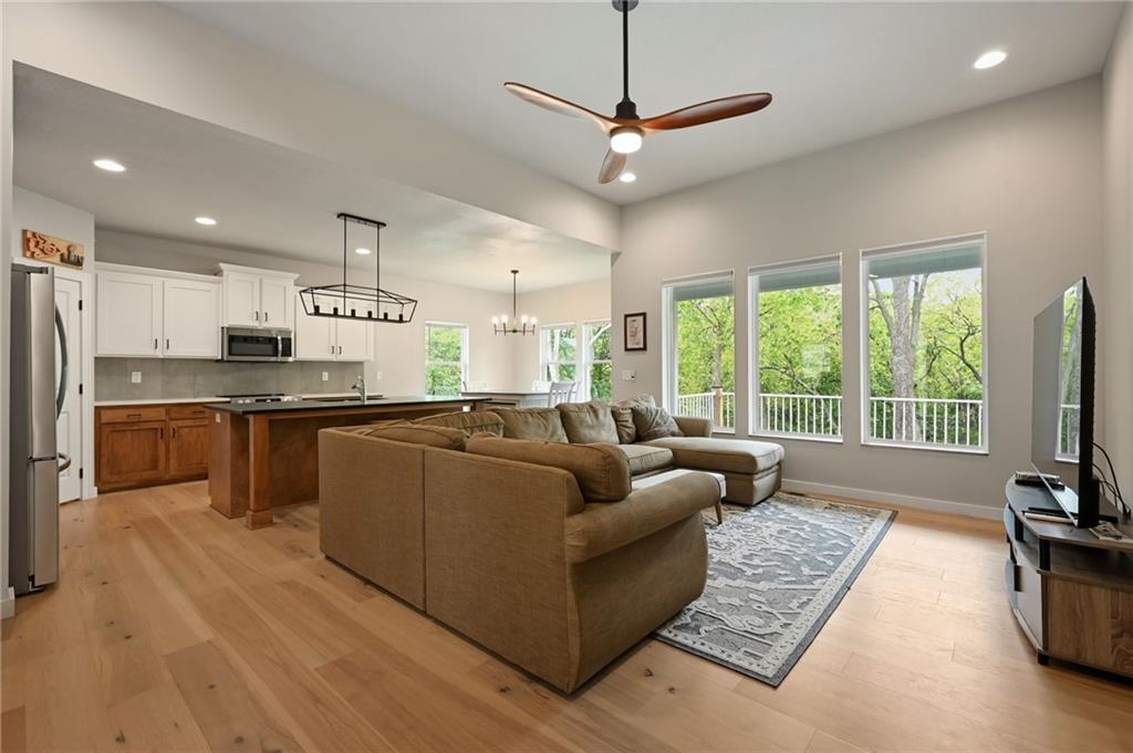 801 Colonial Drive Property Photo 4