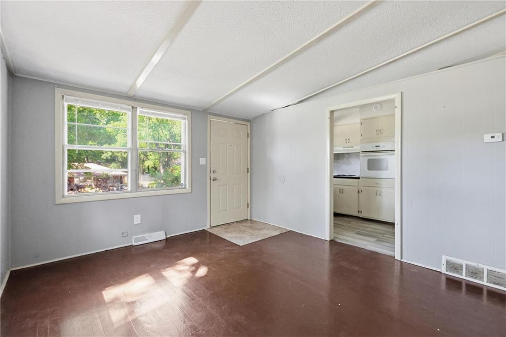10819 E Westport Road Property Photo 4