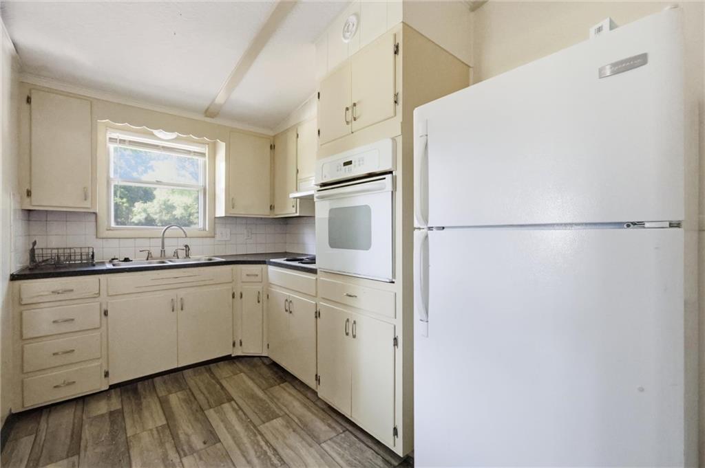 10819 E Westport Road Property Photo 5