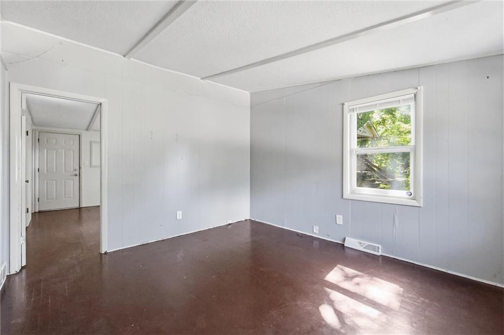 10819 E Westport Road Property Photo 10