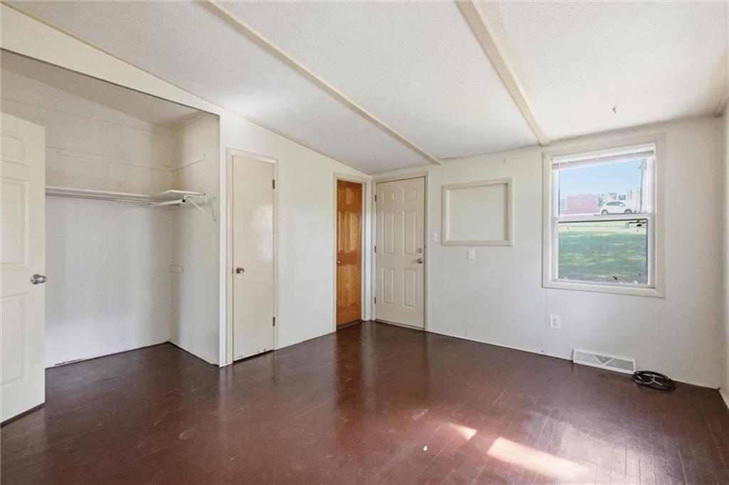 10819 E Westport Road Property Photo 12