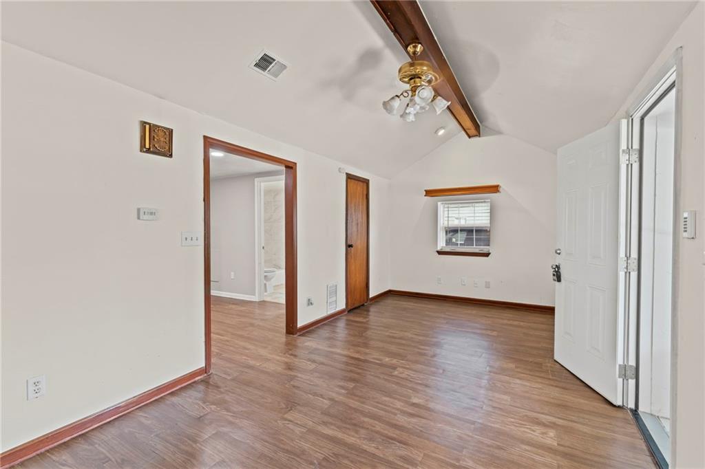 9421 E 67th Terrace Property Photo 8