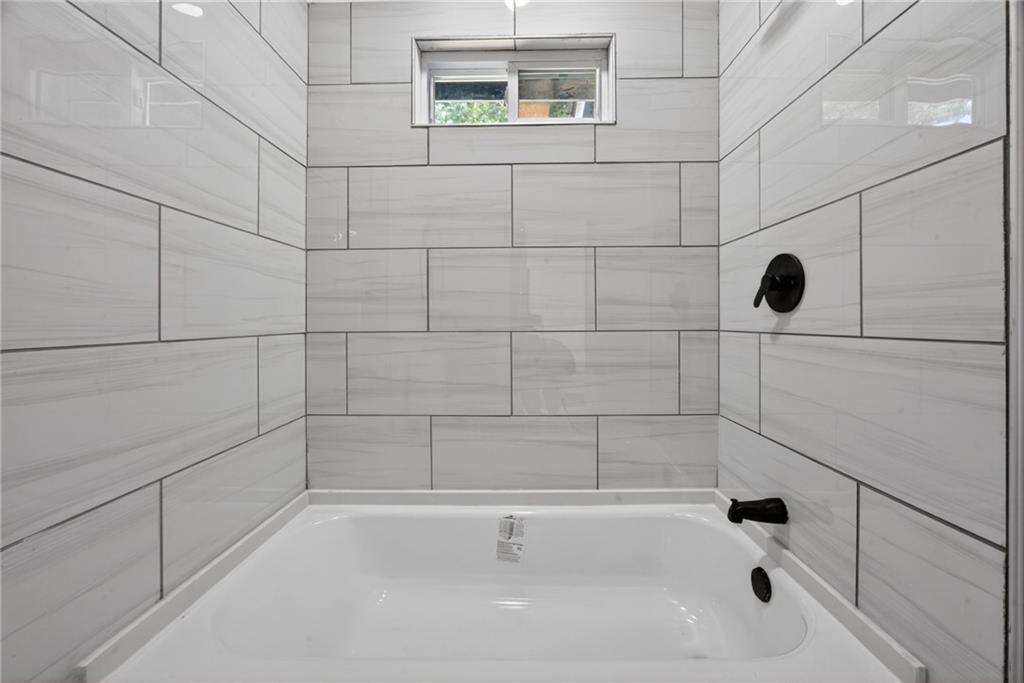 110 W 79th Terrace Property Photo 23