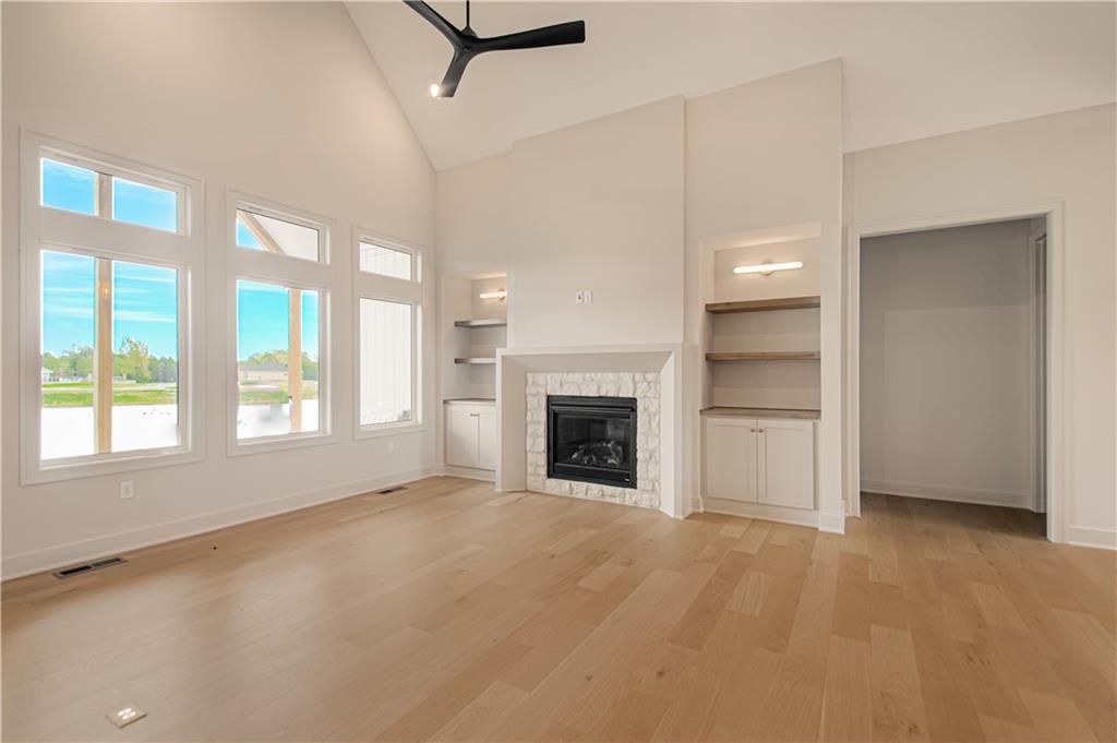 2335 Foxtail Drive Property Photo 4