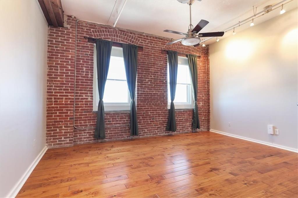 200 Main Street Property Photo 6