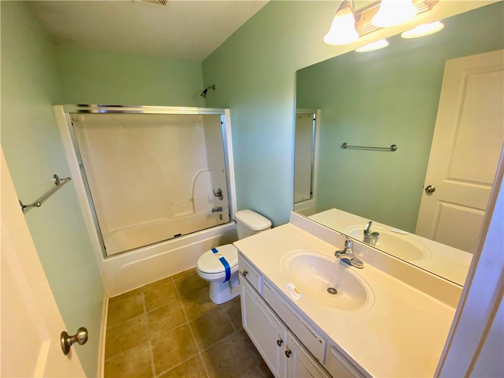 7104 E 163rd Terrace Property Photo 6