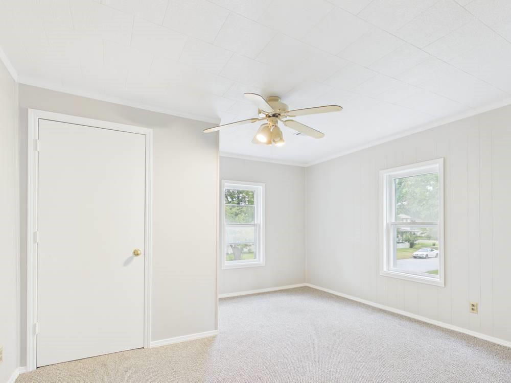 604 S Clark Street Property Photo 33