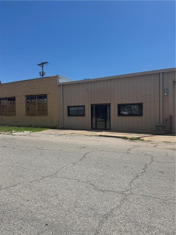 104 E 1st N/A Property Photo 1