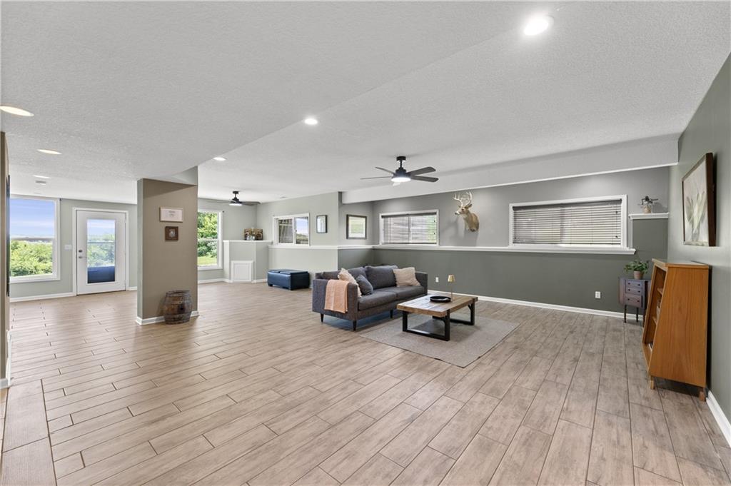 28265 Overbrook Road Property Photo 38
