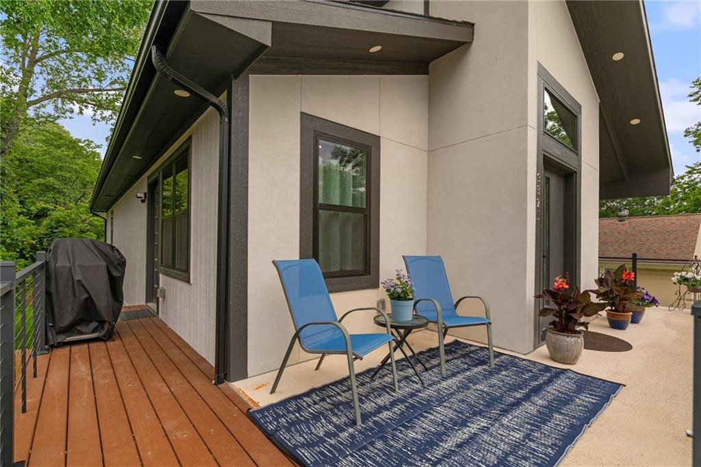 9325 Walnut Street Property Photo 3