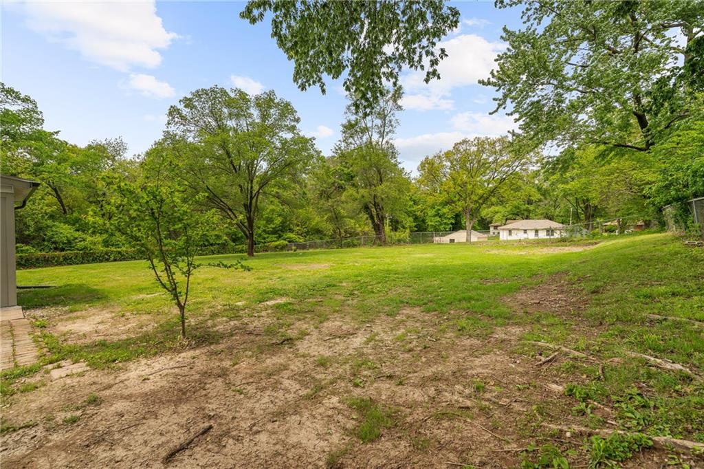 601 E Eisenhower Road Property Photo 26