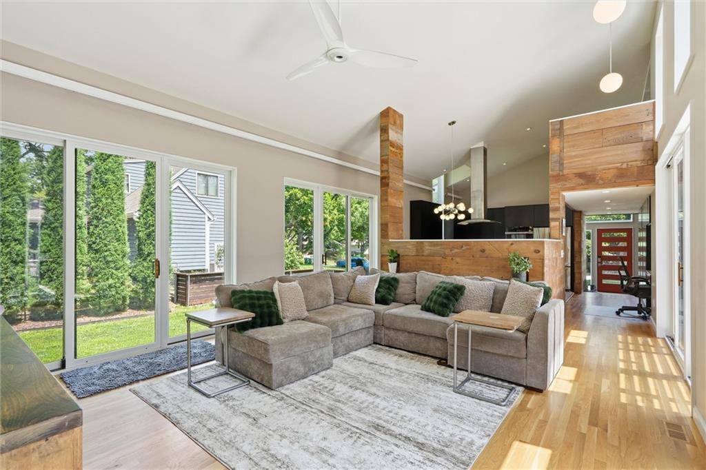 10308 Wenonga Lane Property Photo 15