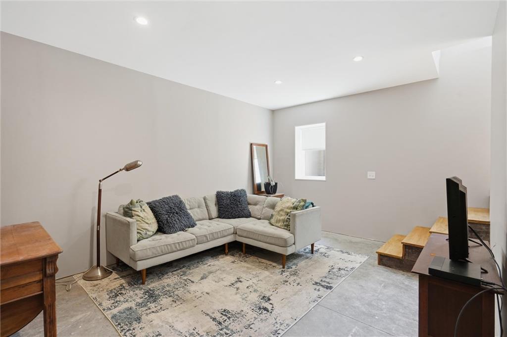 10308 Wenonga Lane Property Photo 33