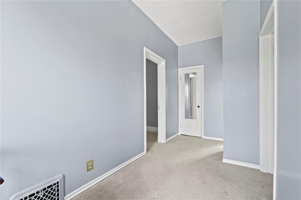 1000 S Broadway Street Property Photo 19