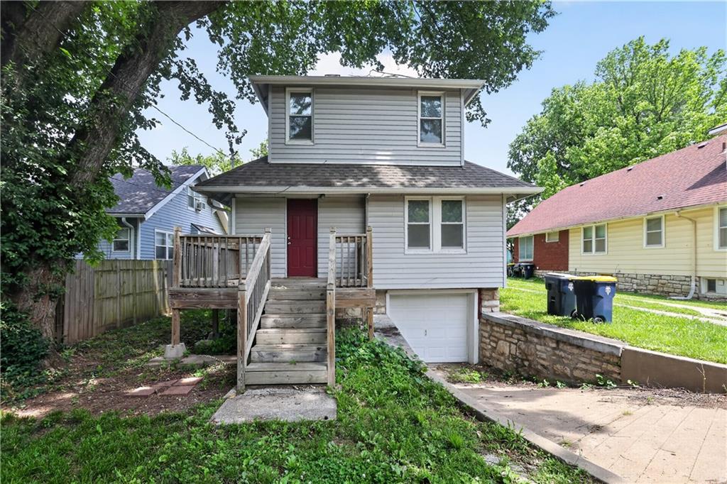2211 E 68TH Terrace