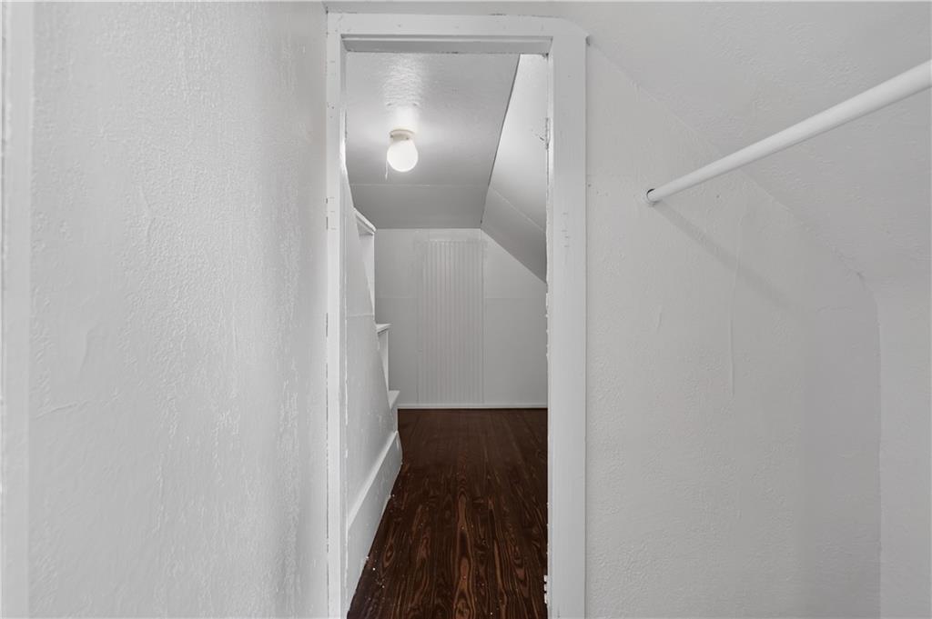 2211 E 68th Terrace Property Photo 25