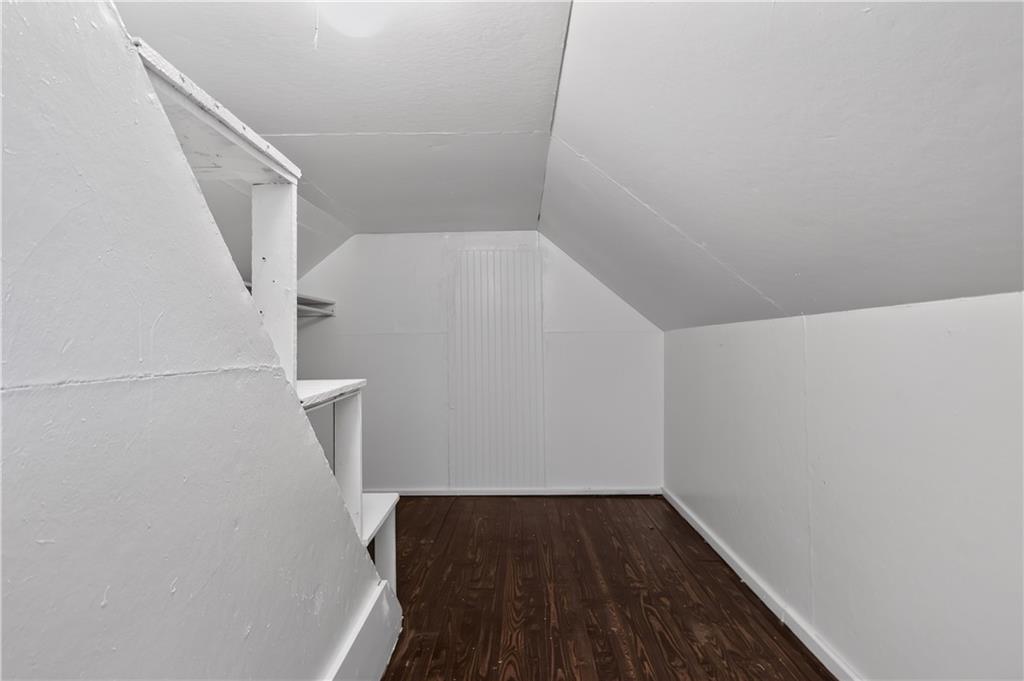 2211 E 68th Terrace Property Photo 29