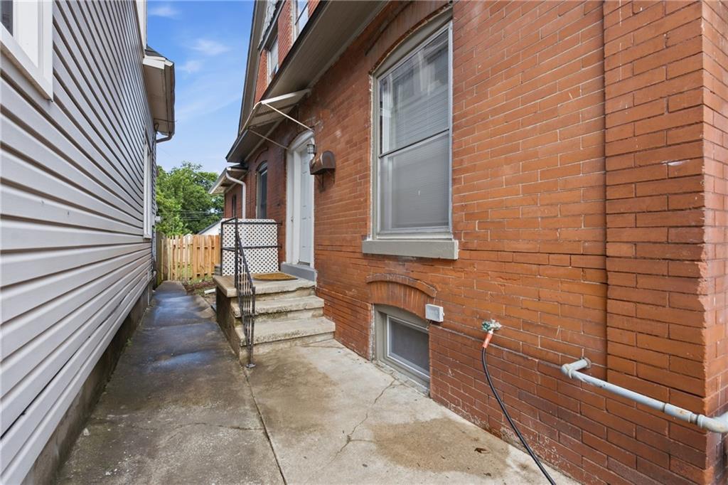 332 N Lawndale Avenue Property Photo 3