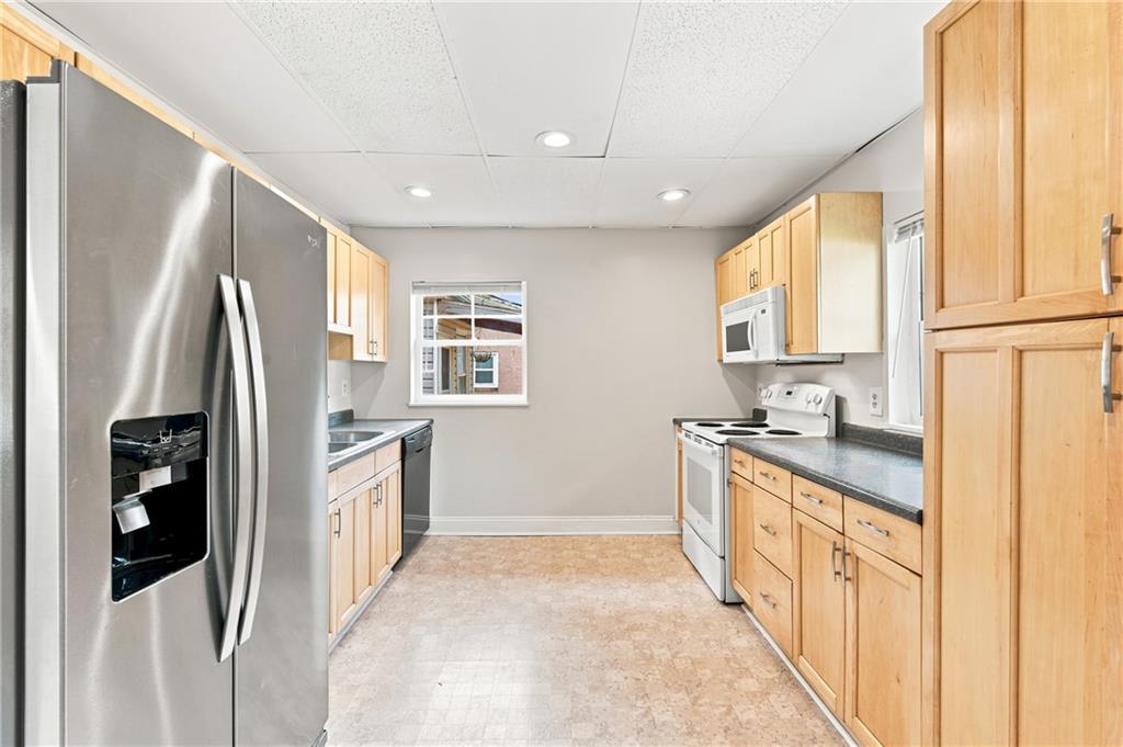 332 N Lawndale Avenue Property Photo 18