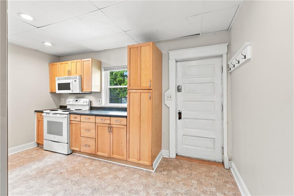 332 N Lawndale Avenue Property Photo 19