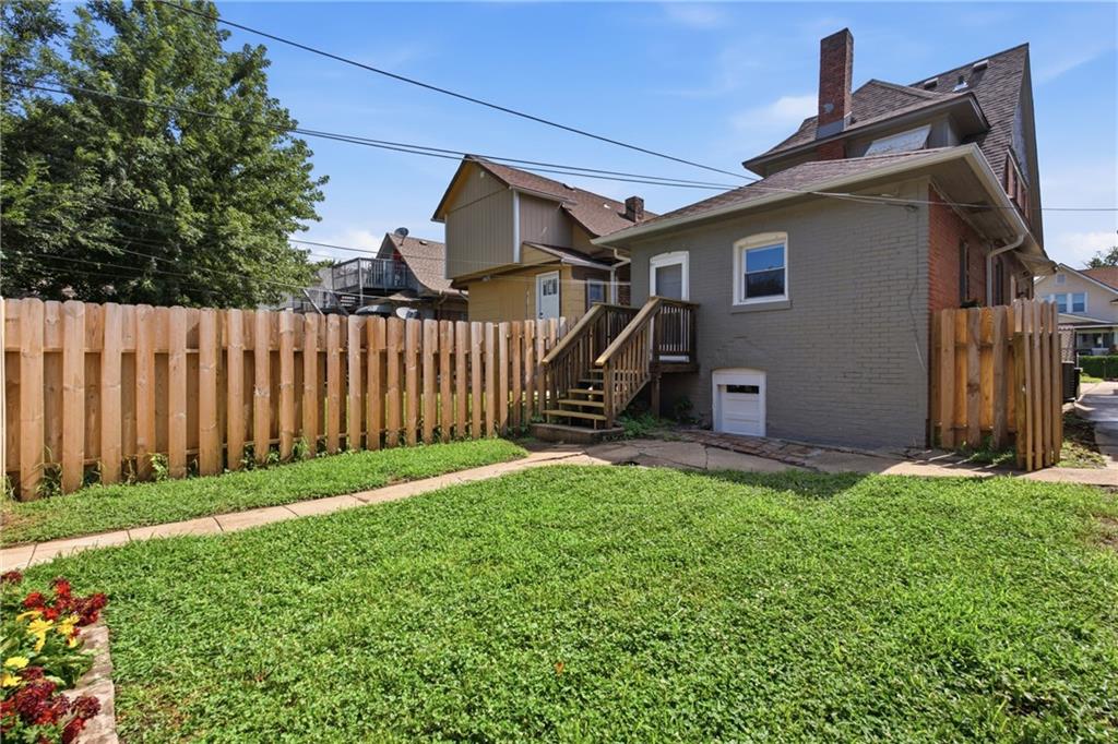 332 N Lawndale Avenue Property Photo 31