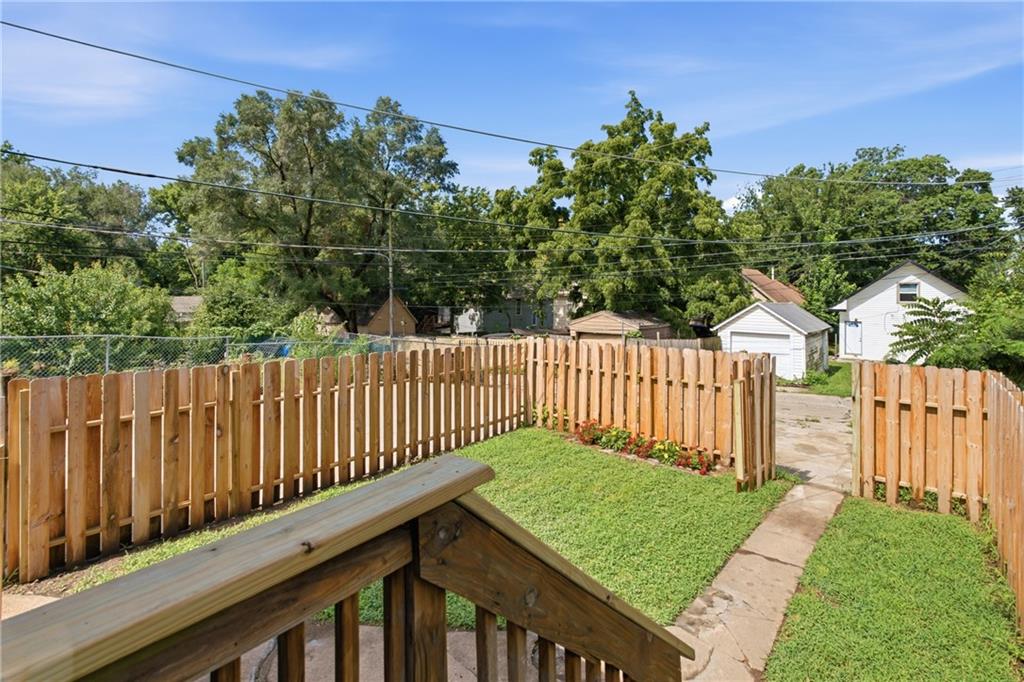 332 N Lawndale Avenue Property Photo 32