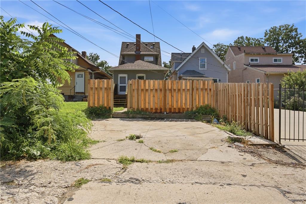 332 N Lawndale Avenue Property Photo 33
