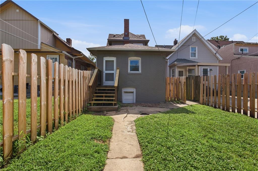 332 N Lawndale Avenue Property Photo 34