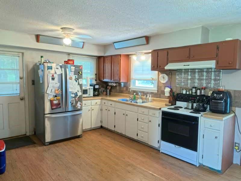 579 Hamilton Road Property Photo 8