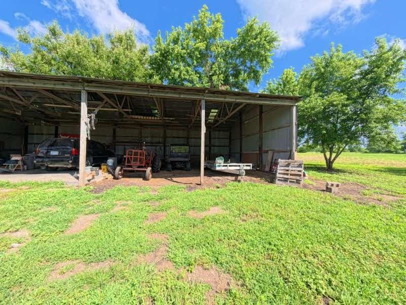 579 Hamilton Road Property Photo 17