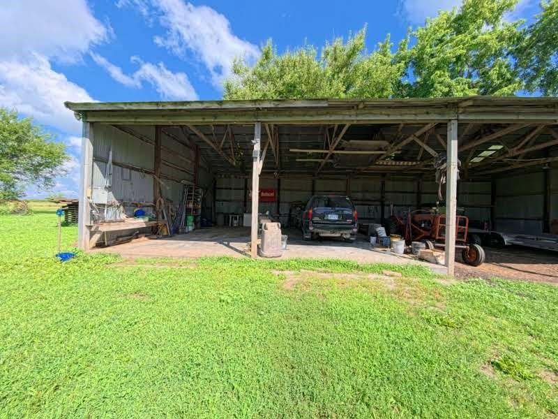 579 Hamilton Road Property Photo 18