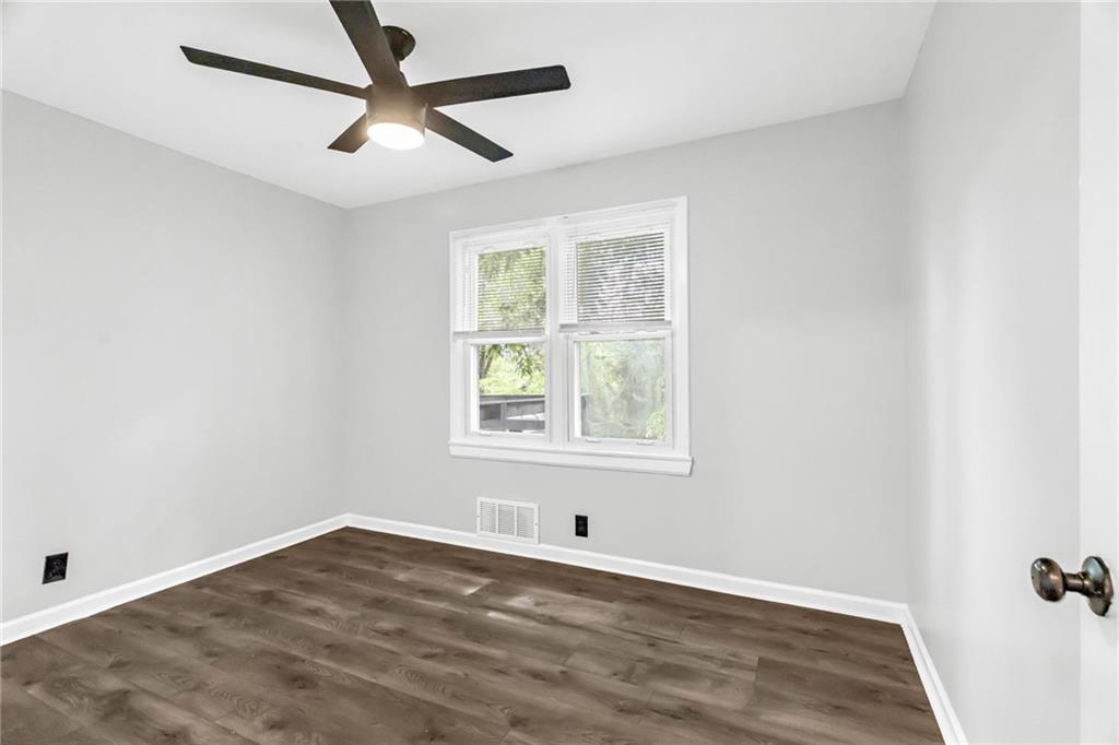 8849 N Locust Street Property Photo 18