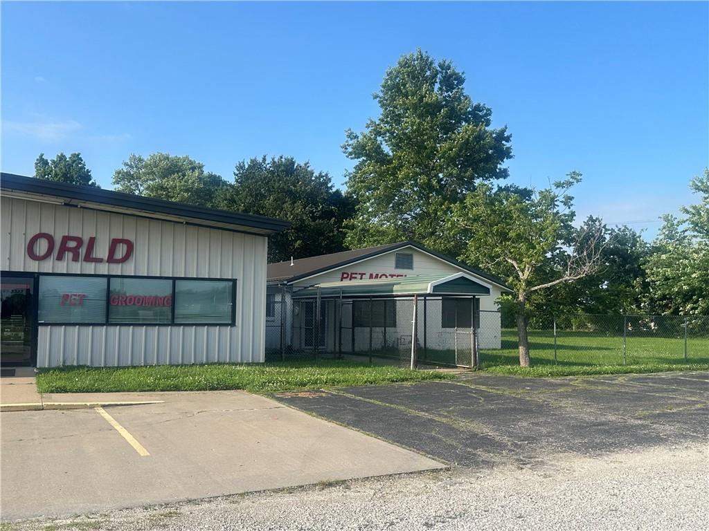 1099 Ne 50 Highway Property Photo 6