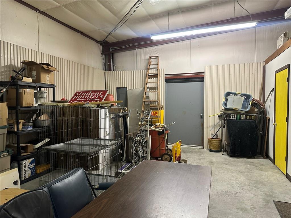 1099 Ne 50 Highway Property Photo 37