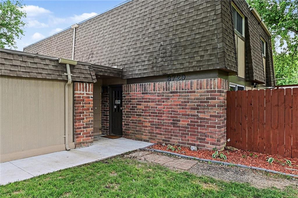 3729 Brush Creek Drive Property Photo 4