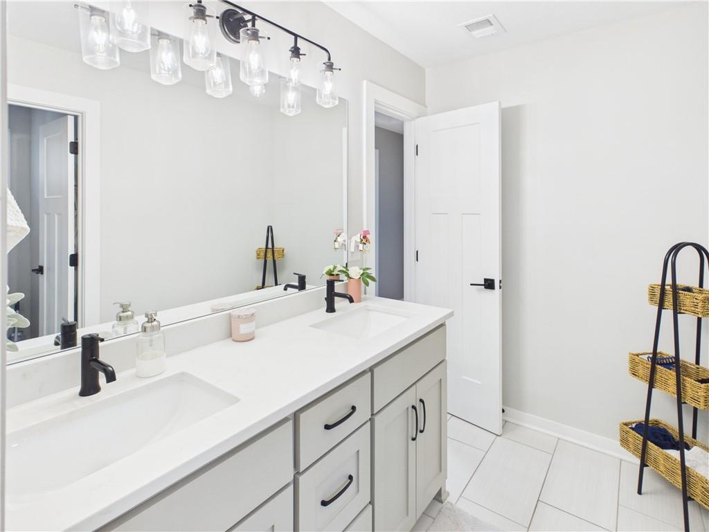1250 Rich Boulevard Property Photo 28