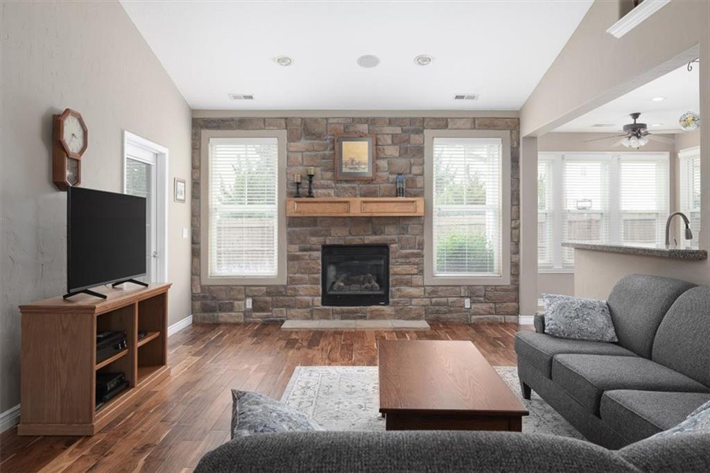 5249 Carson Place Property Photo 5