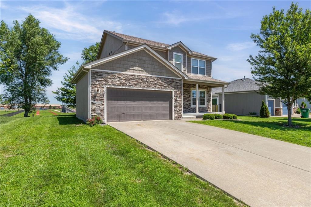 432 E Pawnee Lane Property Photo 3