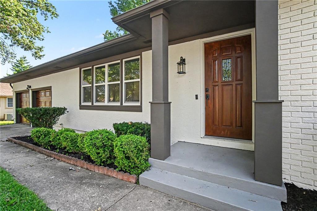 11123 Grand Avenue Property Photo 3