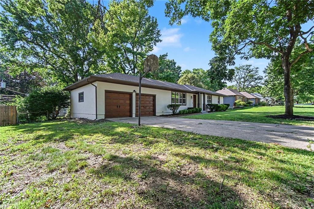 11123 Grand Avenue Property Photo 5