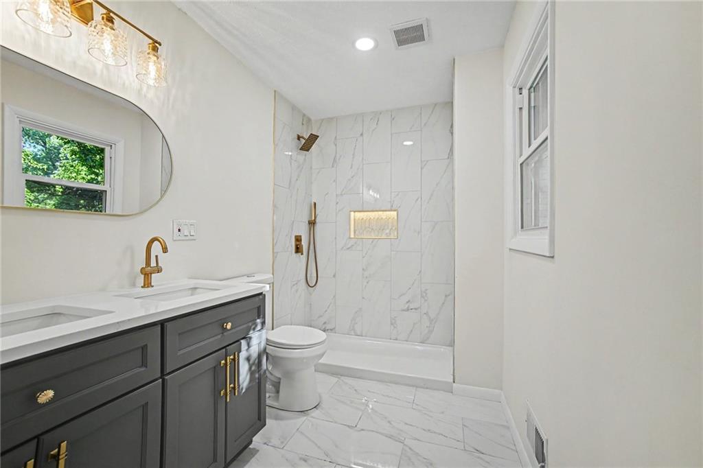 11123 Grand Avenue Property Photo 16