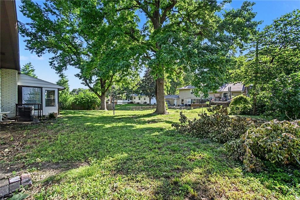 11123 Grand Avenue Property Photo 25