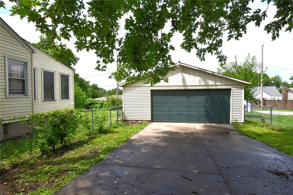 9604 E 32nd Street Property Photo 1
